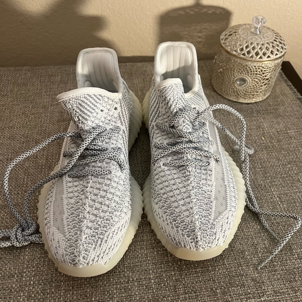 Yeezy boost adidas shoes size 7.5 white brand new